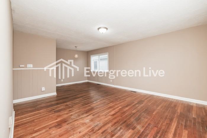 1641 Edendale Rd - Photo 3 of 15