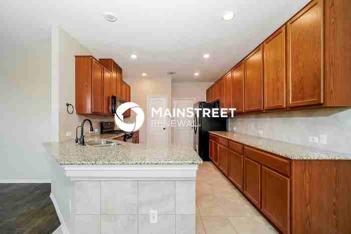 533 Bradford Ln - Photo 6 of 15