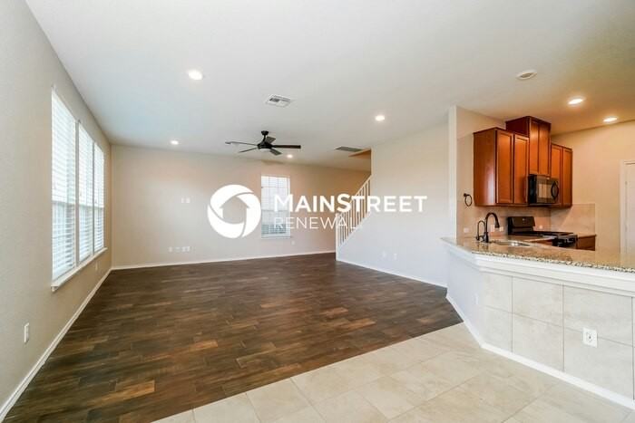 533 Bradford Ln - Photo 7 of 15