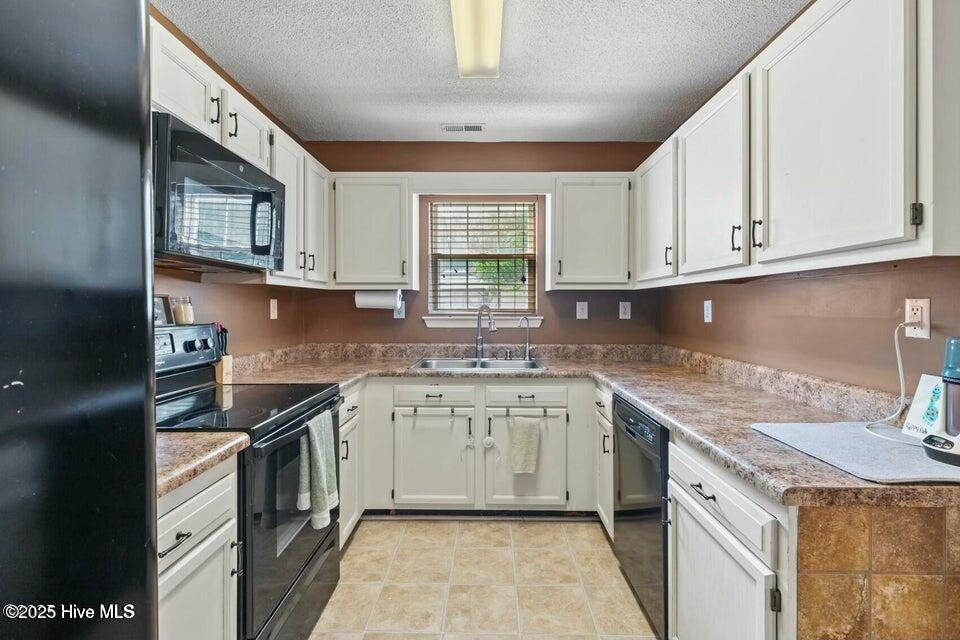 1162 Shroyer Circle - Photo 4 of 20