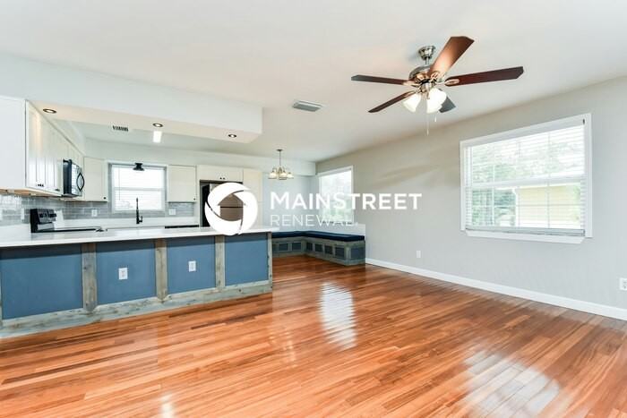 8066 Matanzas Rd - Photo 4 of 17