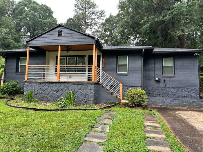 1893 Ridgeland Dr
