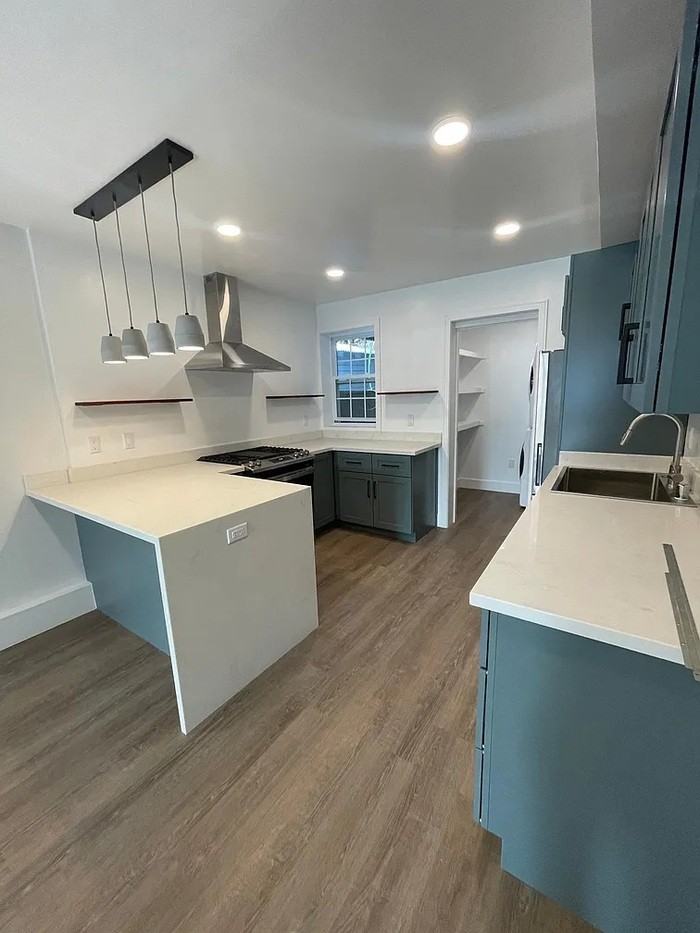 1874 Donner Ave #1874 - Photo 3 of 10
