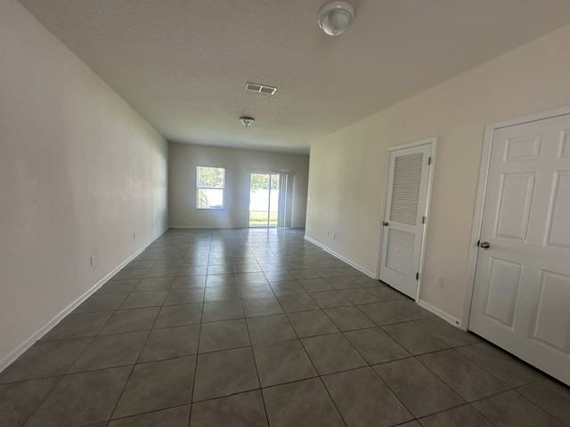 921 Capitol Pkwy - Photo 2 of 12