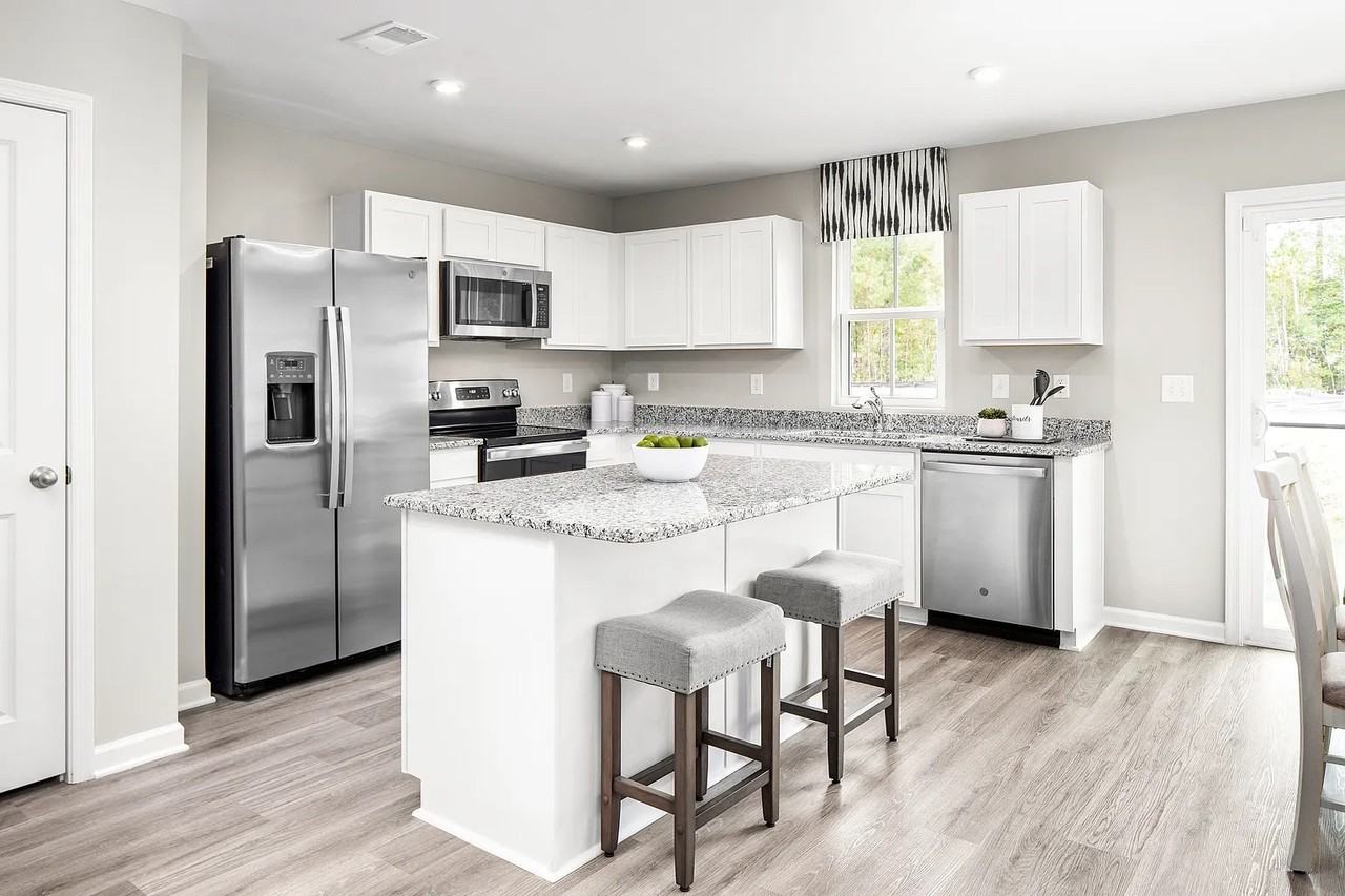 6862 Tarik Ln - Photo 4 of 15