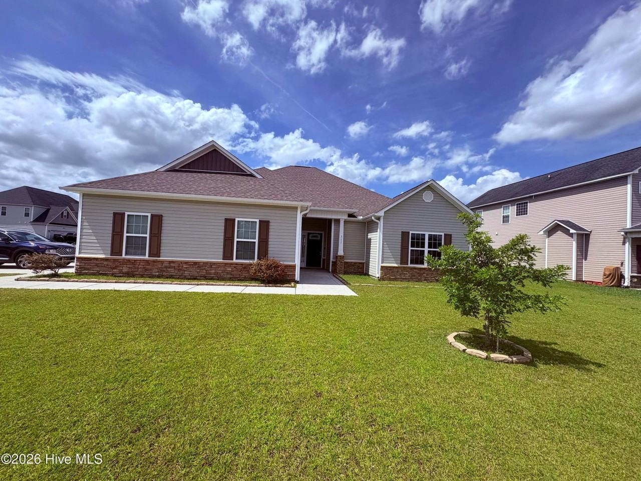 311 Aquamarine Circle - Photo 4 of 26