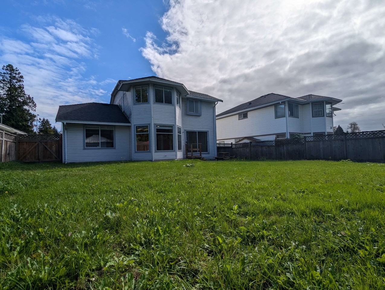 10669 156 St #10669 - Photo 2 of 23