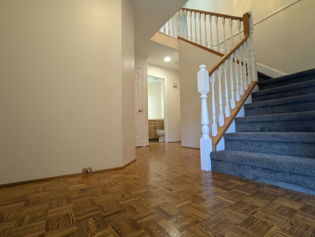 10669 156 St #10669 - Photo 3 of 23