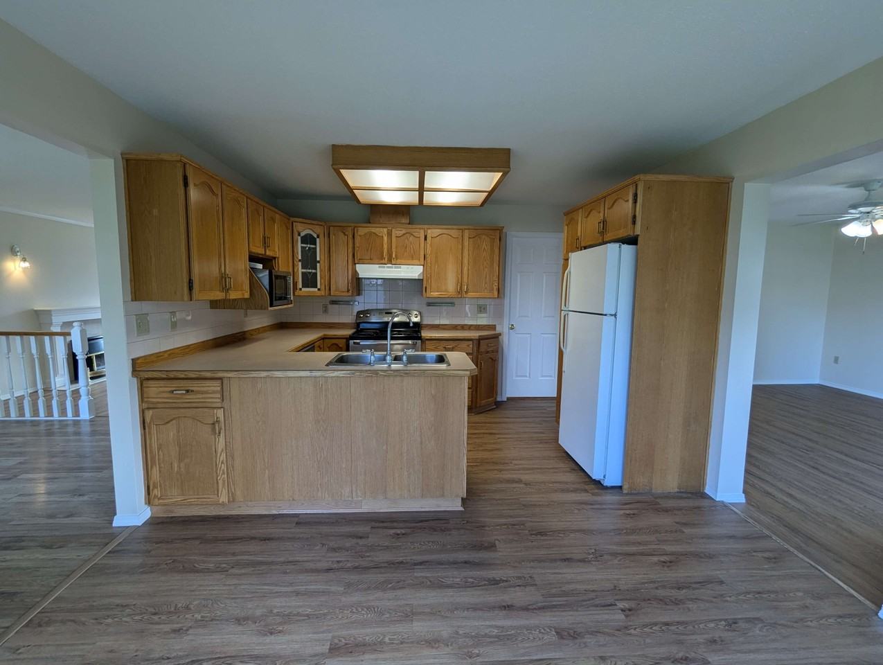 10669 156 St #10669 - Photo 6 of 23