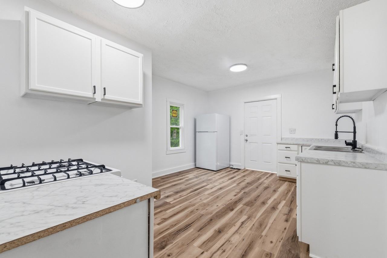 909 Indiana Ave #1 - Photo 7 of 24