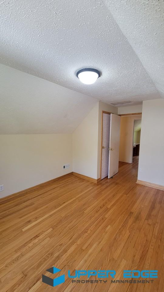 220 Clare Avenue - Photo 5 of 15