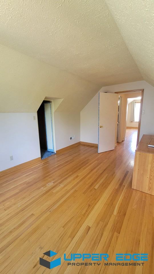 220 Clare Avenue - Photo 4 of 15