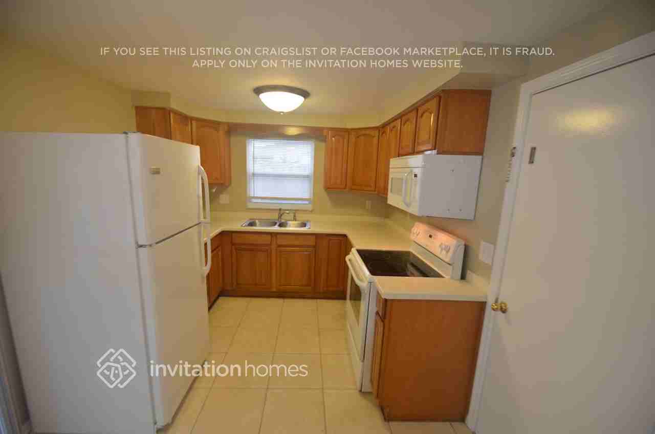 12362 114th St - Photo 5 of 16