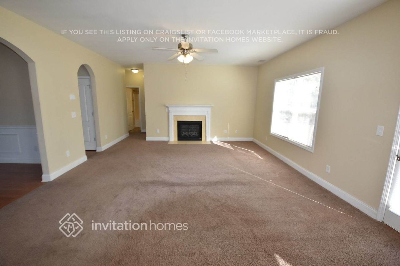 5561 Hickory Stone Dr - Photo 4 of 15