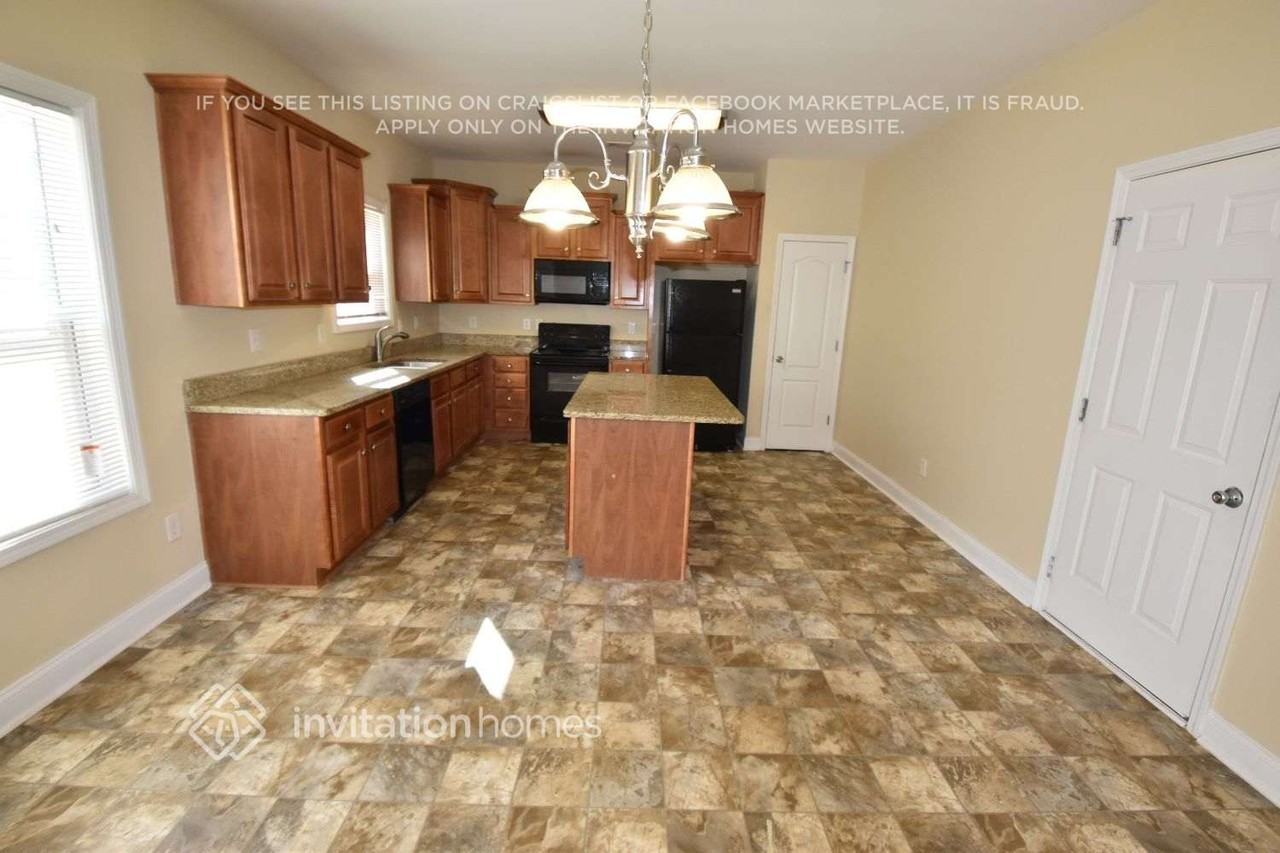 5561 Hickory Stone Dr - Photo 6 of 15