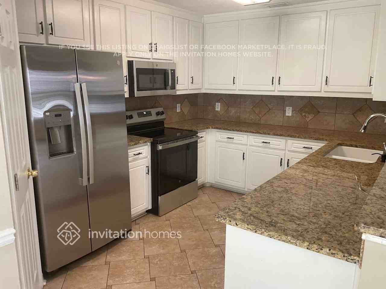 3440 Grayson Manor Ct - Photo 5 of 17