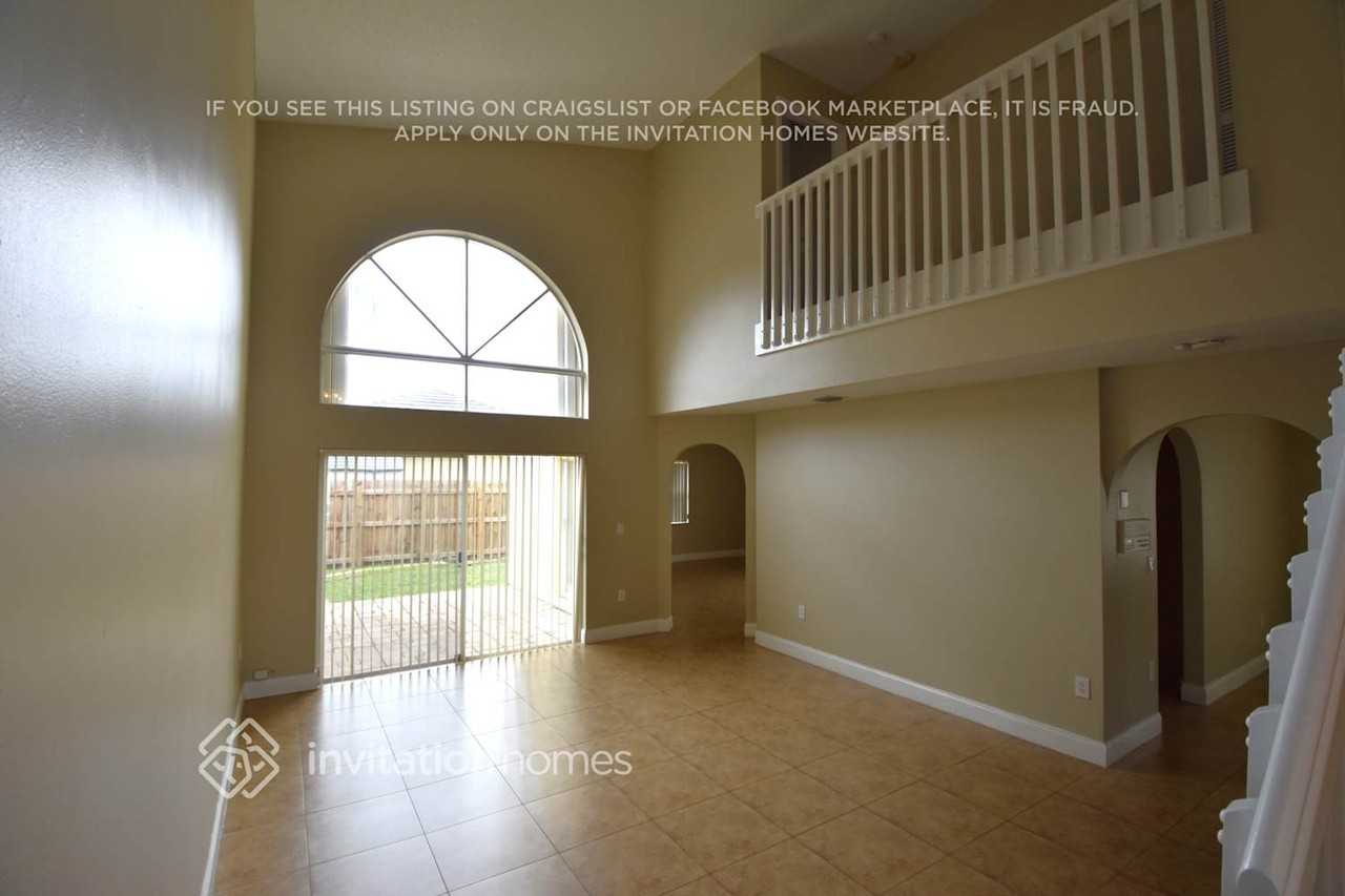 14671 Sw 156th Ave - Photo 2 of 19