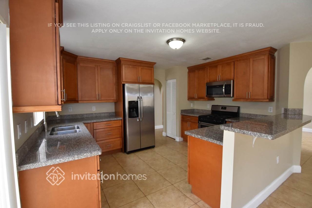 14671 Sw 156th Ave - Photo 5 of 19