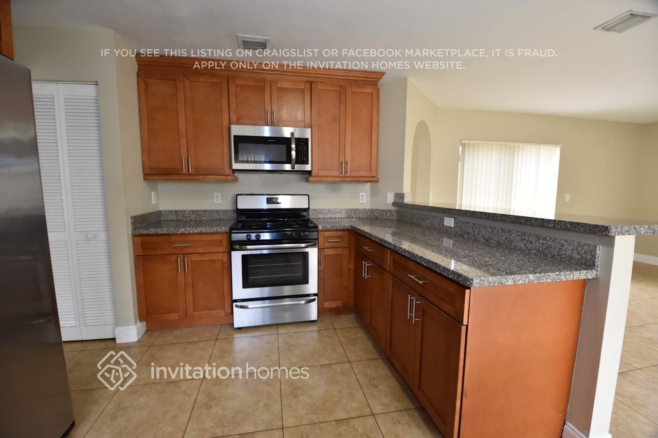 14671 Sw 156th Ave - Photo 7 of 19