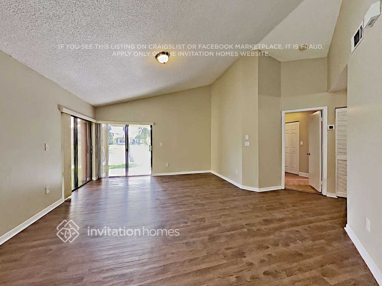 260 Sw 113th Ter - Photo 4 of 14