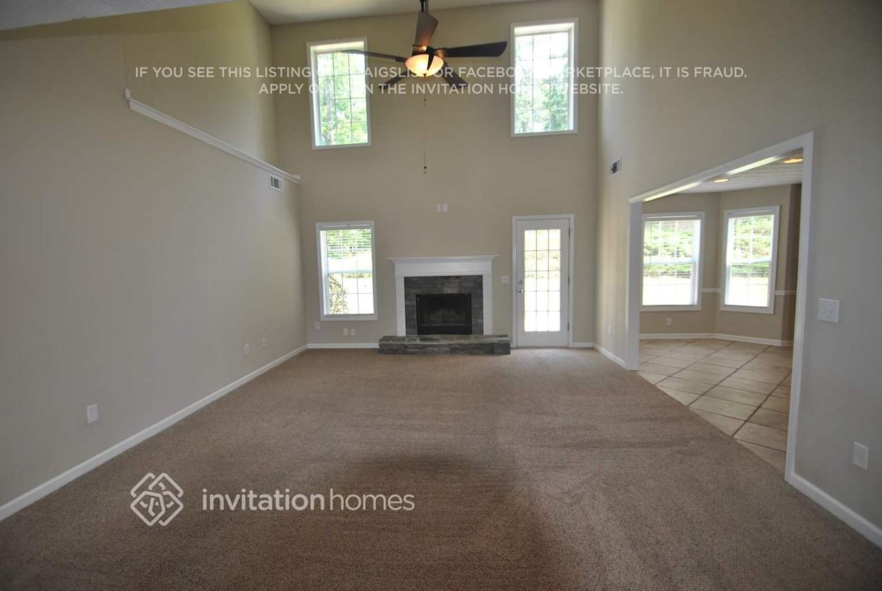 3144 Oak Ridge Ln - Photo 2 of 13