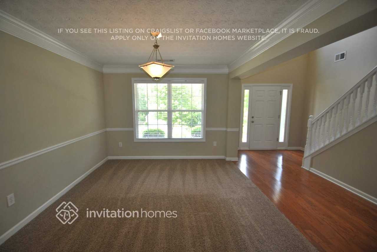 3144 Oak Ridge Ln - Photo 3 of 13