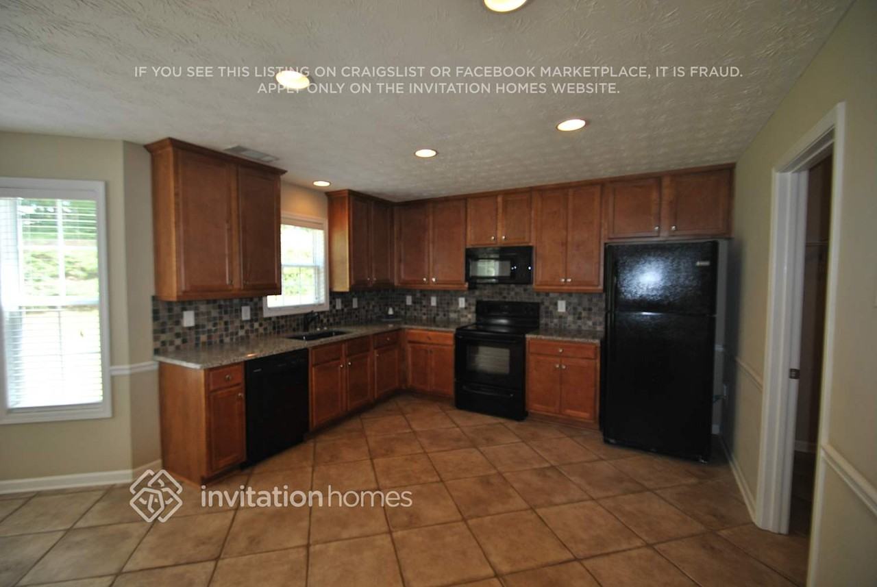 3144 Oak Ridge Ln - Photo 4 of 13