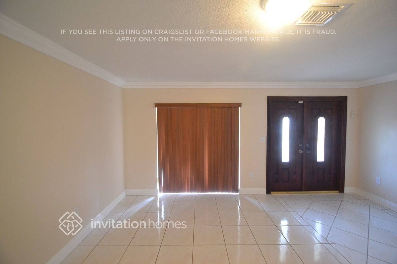 7957 Normandy St - Photo 3 of 12