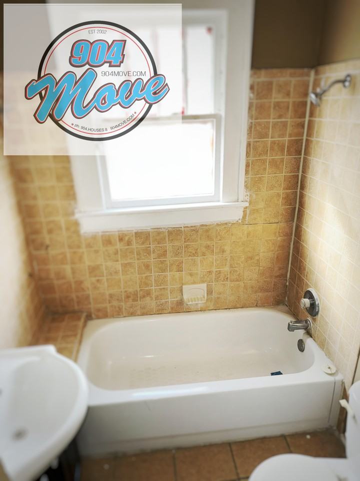 2717 Hubbard Street #A - Photo 4 of 11
