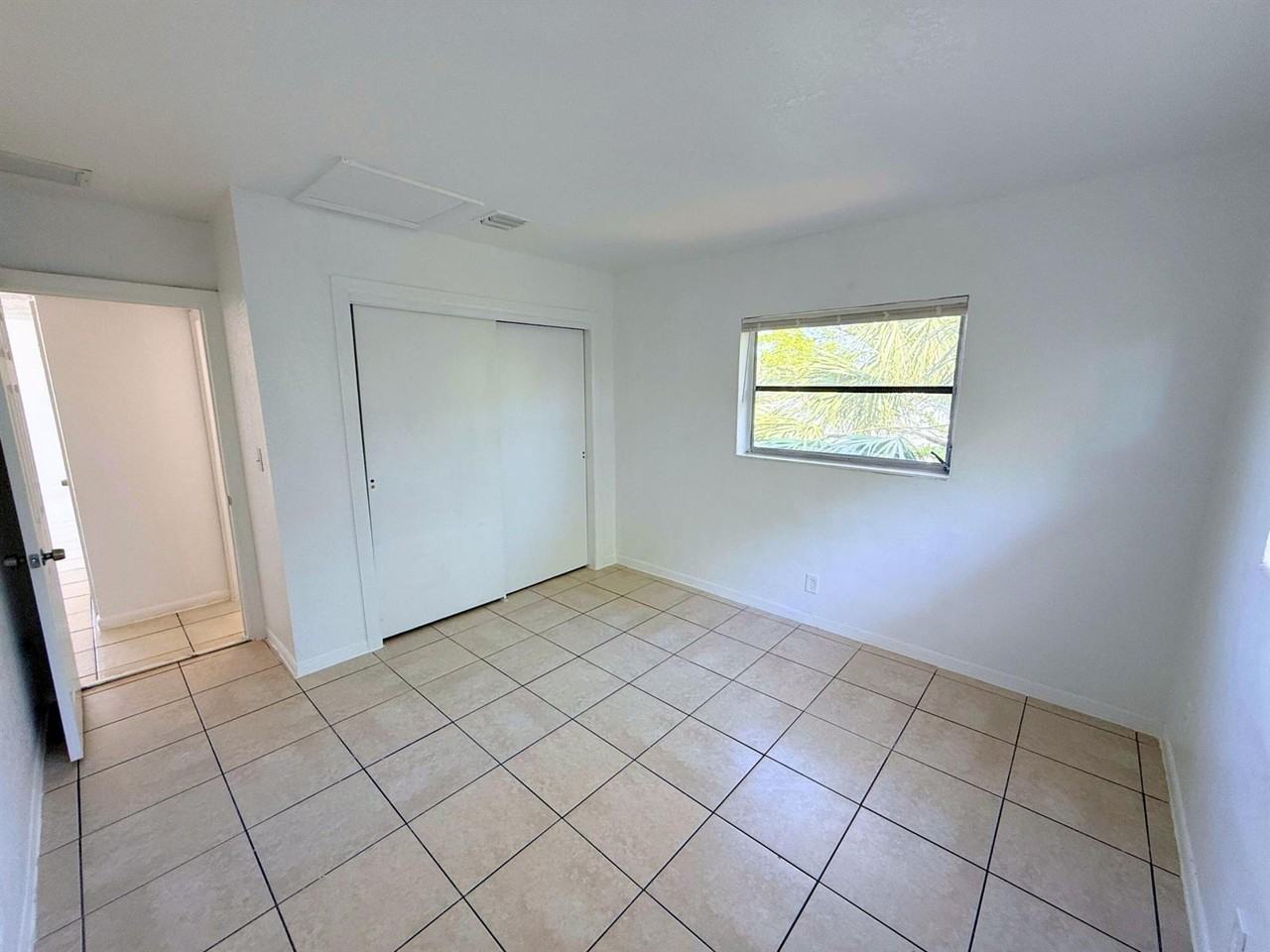 432 Northwest 42nd Street #4 - Photo 5 of 7