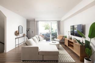 1045 32nd St - Photo 1 of 1