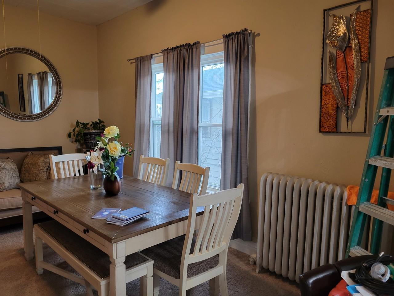 907 W 27th St #2 - Photo 3 of 11