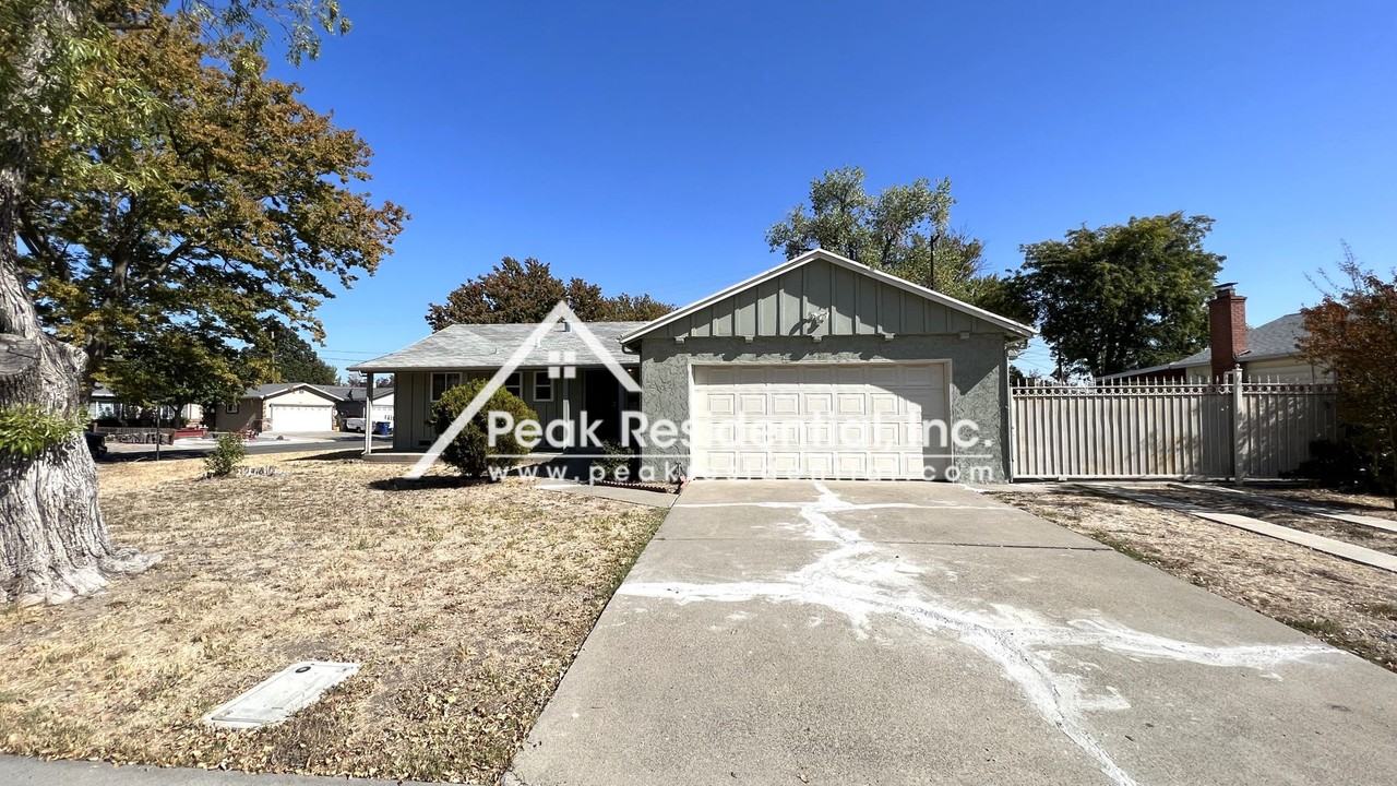 7417 Amherst St - Photo 3 of 35