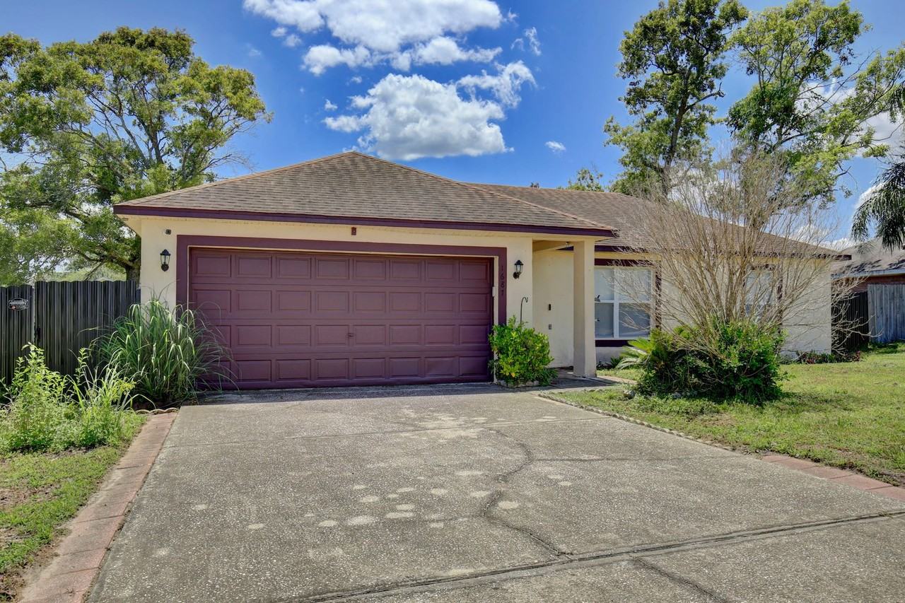 1687 Brewton Cir - Photo 2 of 29