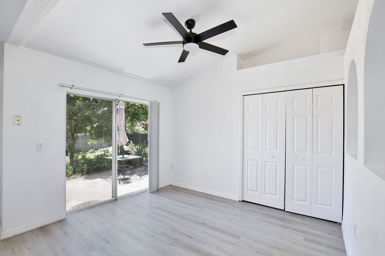 1687 Brewton Cir - Photo 5 of 29