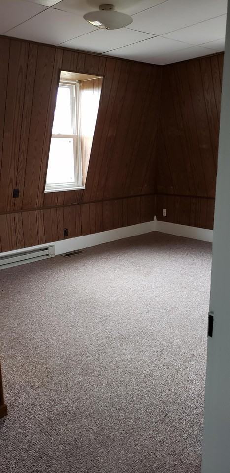 414 1/2 W Washington St #2 - Photo 5 of 10