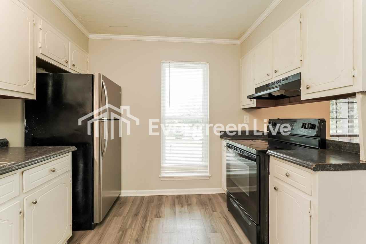 3507 Edmonton St - Photo 7 of 15