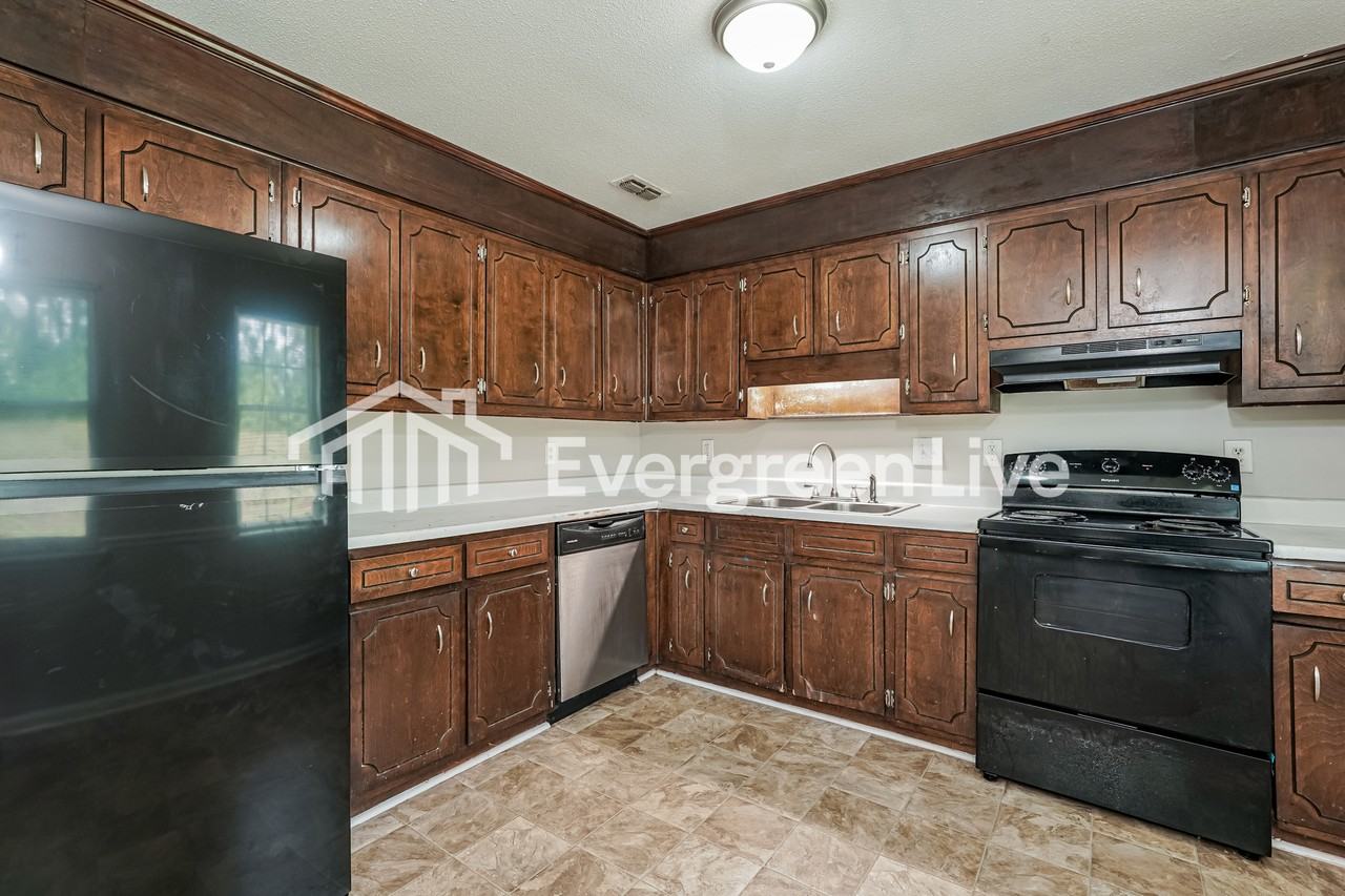 2665 Barclay St - Photo 6 of 15