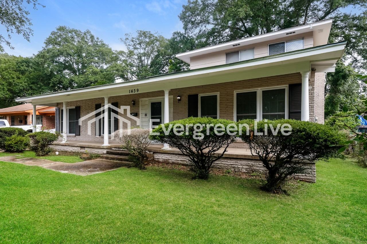 1439 Geeston St - Photo 2 of 15