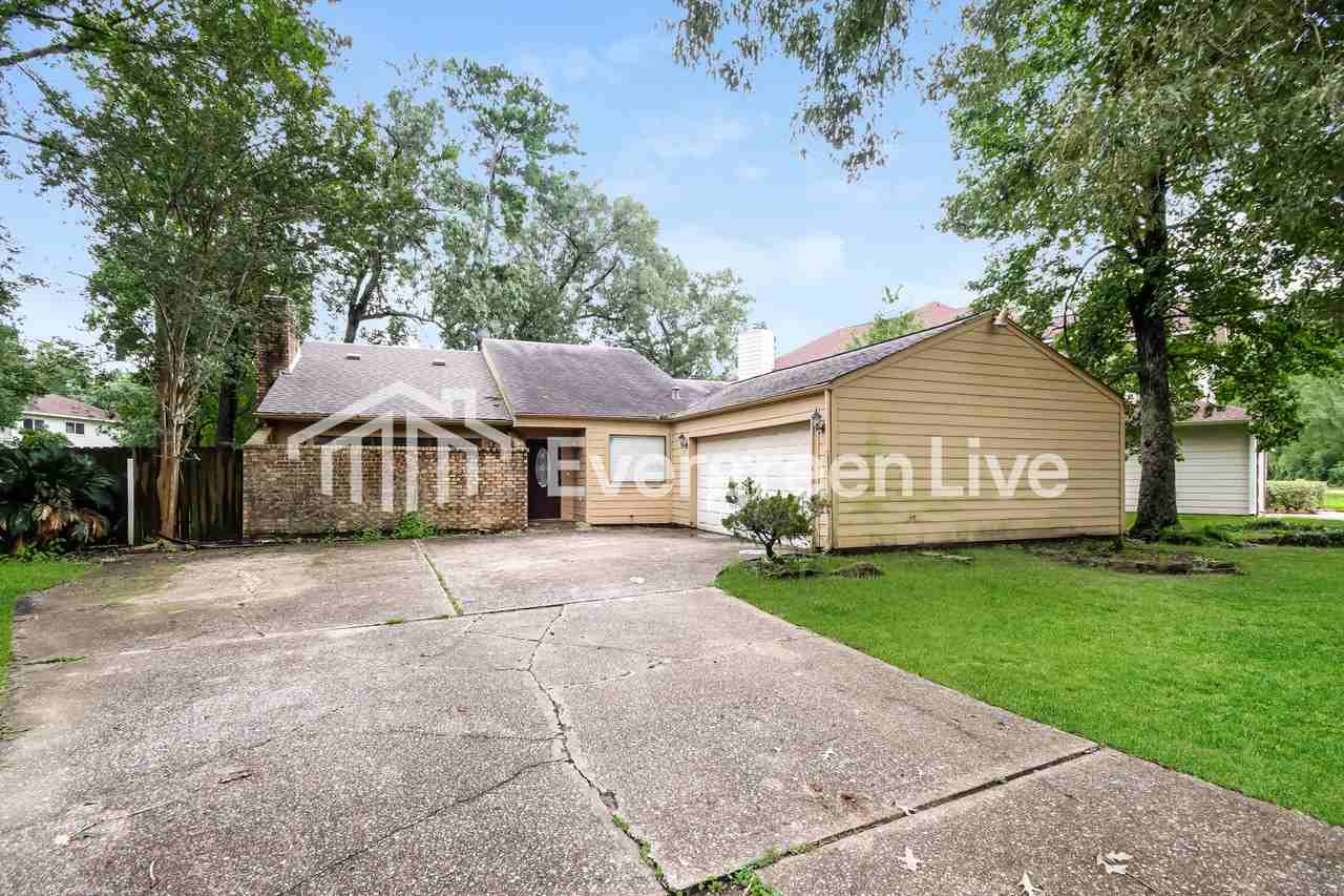 16150 Broadwater Dr - Photo 2 of 15