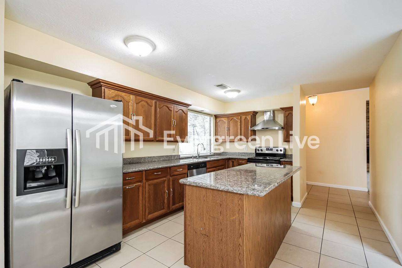 16150 Broadwater Dr - Photo 3 of 15
