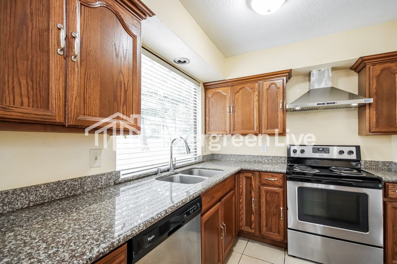16150 Broadwater Dr - Photo 5 of 15