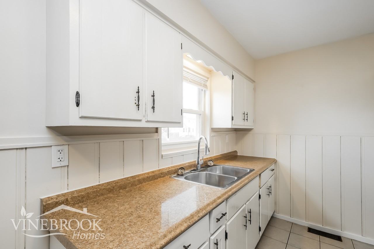 3998 Hamblen Dr - Photo 5 of 15