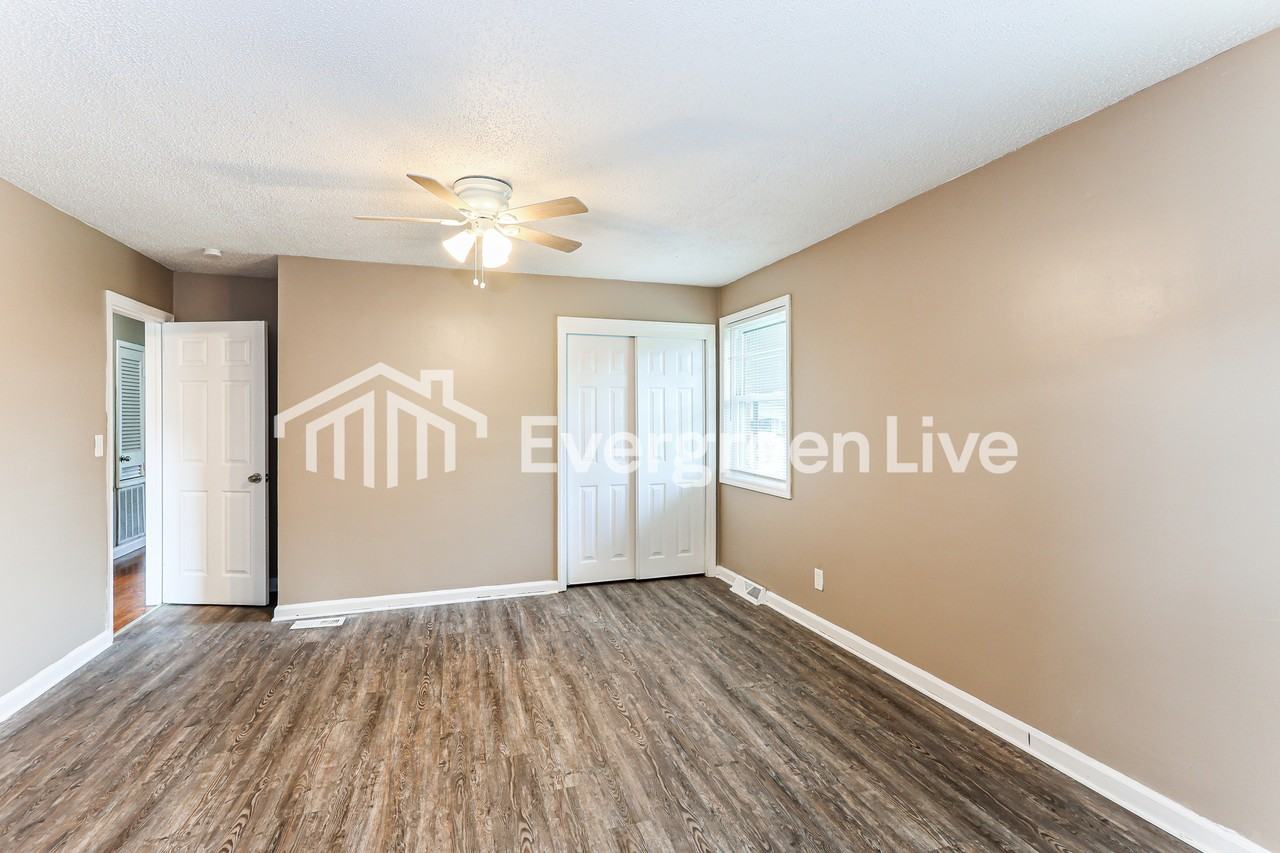 2013 Garr Dr - Photo 4 of 15