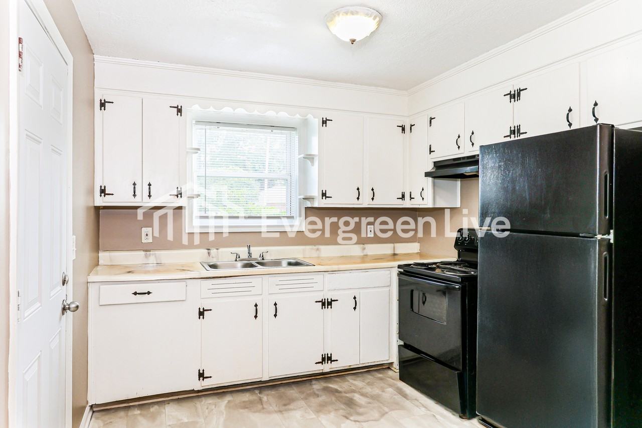 2013 Garr Dr - Photo 5 of 15