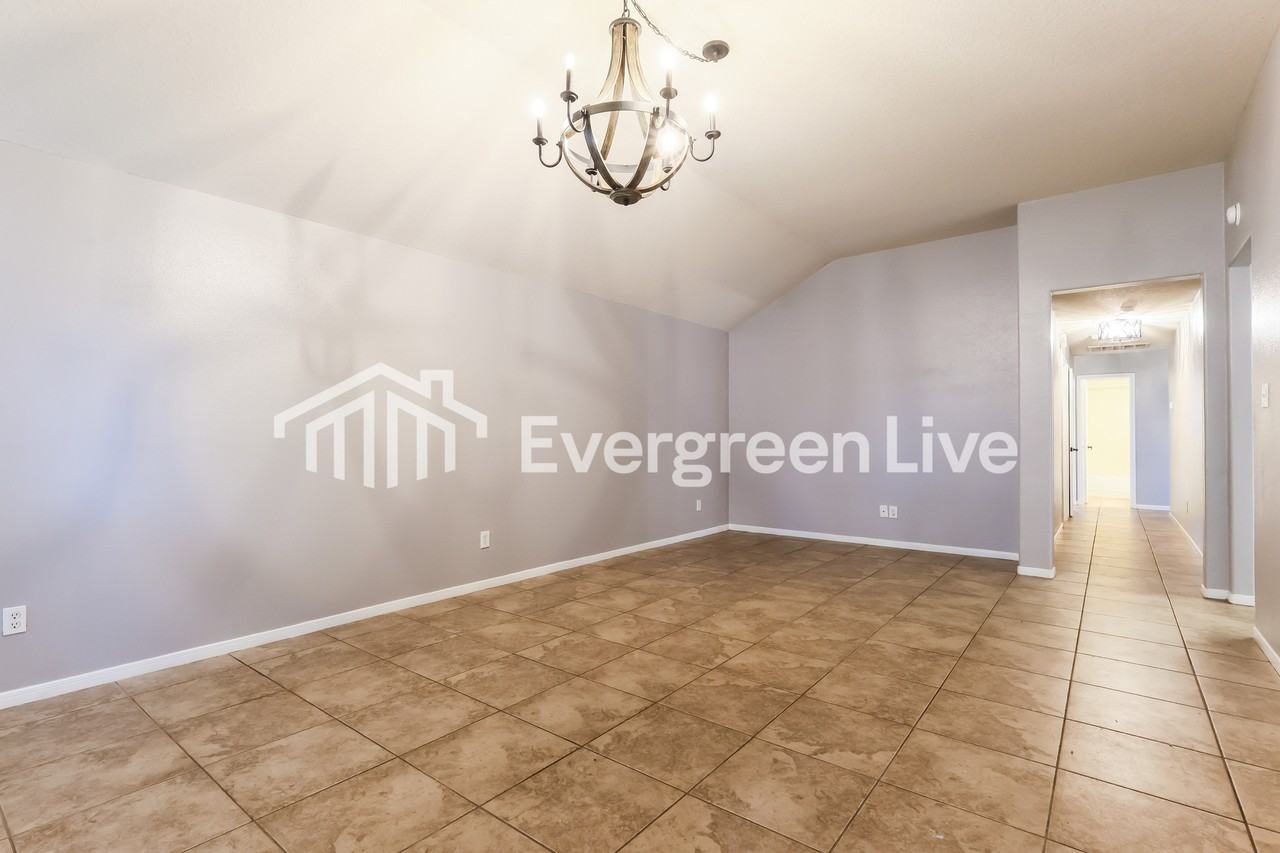 15411 Hickory Dale St - Photo 6 of 15