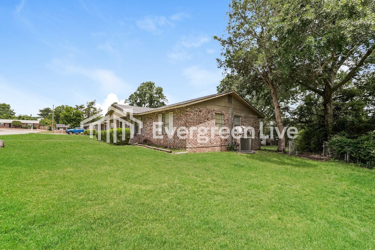 524 Sandy St - Photo 3 of 15