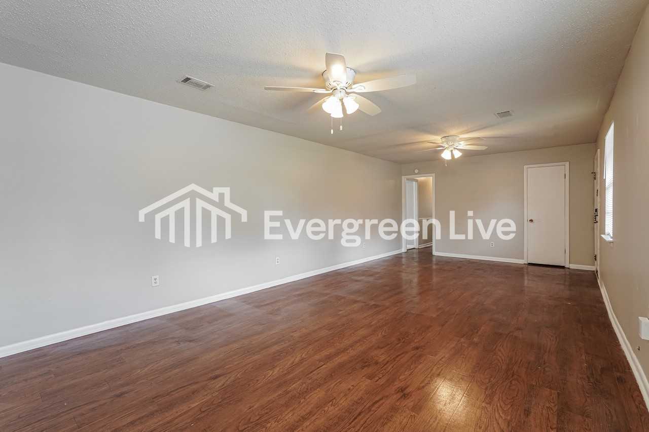 524 Sandy St - Photo 5 of 15