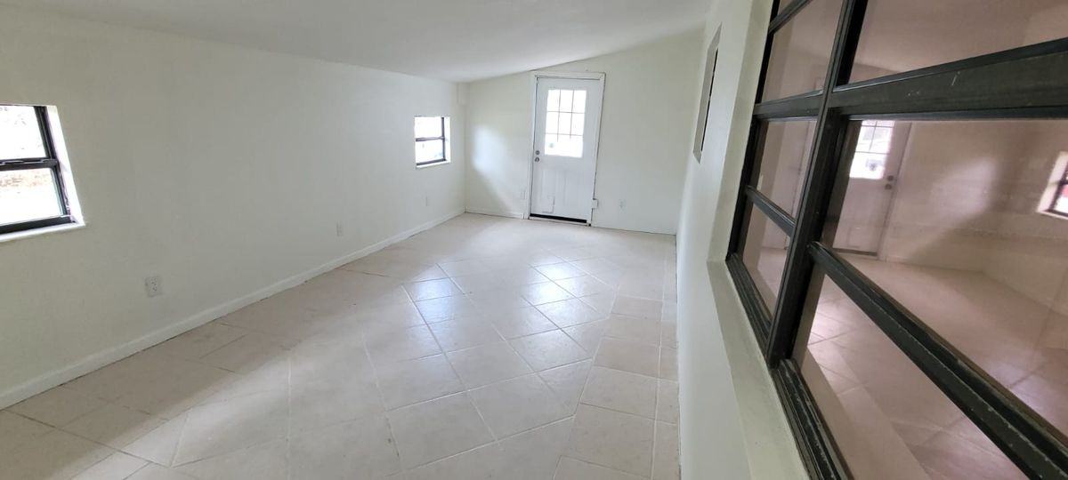 329 W Arlington St - Photo 6 of 42
