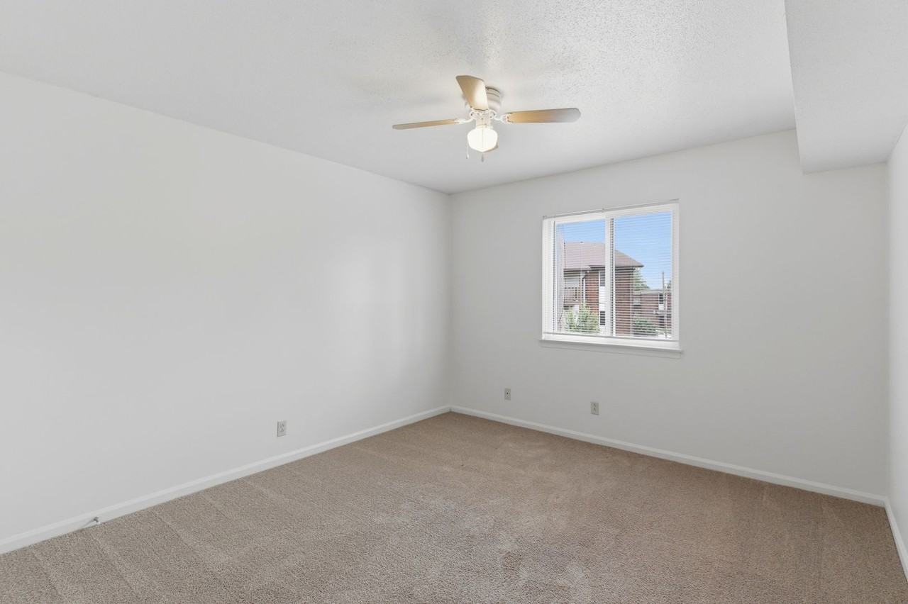 Broadway Apartments - Photo 7 of 20